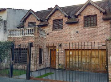 Casa · 253m² · 6 Ambientes · 2 Cocheras · Casa - Olivos - Golf