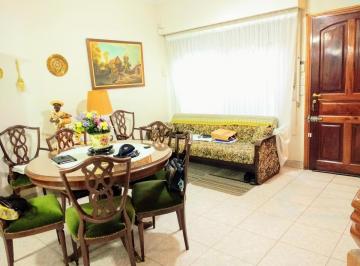 Casa · 80m² · 3 Ambientes · 2 Cocheras · Casa - Olivos