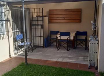 Casa · 85m² · 3 Ambientes · 1 Cochera · Chalet en 1 Planta Reciclado, Jardín, Cochera. Impecable - Olivos