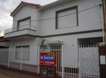Casa · 140m² · 4 Ambientes · 3 Cocheras · Inmueble con Dos Phs Jardín/cochera, Patio. - Villa Adelina