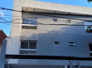 Casa · 137m² · 4 Ambientes · Duplex a Estrenar 5,60 de Ancho, 3 Dorm. + Play. Cochera X 2.