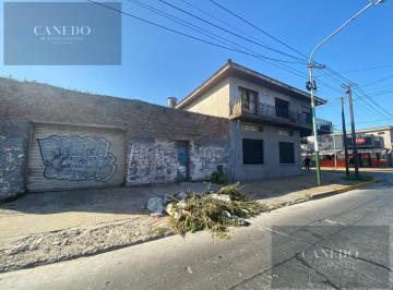 Local comercial · 200m² · 4 Ambientes · 1 Cochera · Local en Venta en Luis Guillón, Ideal Inversores