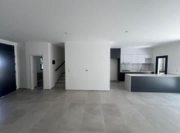 Casa · 180ha · 10 Ambientes · 2 Cocheras · Duplex en Venta a Estrenar Chacra del Norte