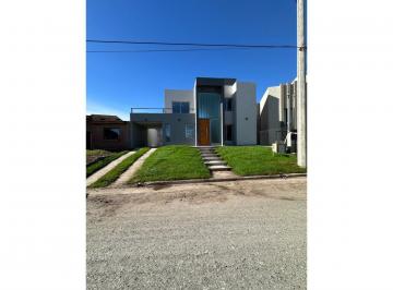 Casa · 175m² · 6 Ambientes · 1 Cochera · Casa Tejas IV 3 Dorm Barrio Privado Colectora C. Paz Consulte Financiación, Recibo Lote - Vehículo