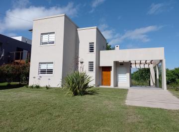Casa de 4 ambientes, Costa del Este · Alquilo Casa en Costa del Este