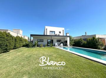 Casa · 206m² · 5 Ambientes · 1 Cochera · Casa en Venta en San Eduardo, Pilar del Este, Pilar