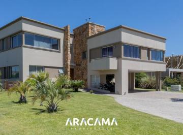 Casa · 520m² · 7 Ambientes · Casa en Venta en La Providencia - Canning