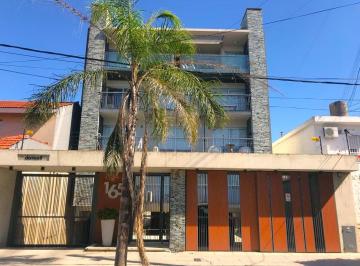 Departamento de 2 ambientes, Morón · Depto 2 Amb Cochera - Balcon - Parrilla // Emilio Castro 165