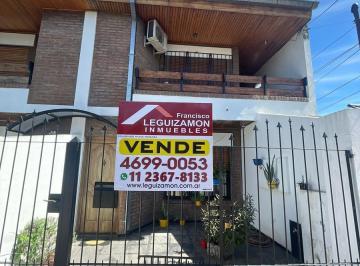 PH · 75m² · 3 Ambientes · 1 Cochera · Muy Buen Estado - PH Sin Expensas - a m de Av San Martin