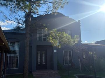 Casa de 7 ambientes, San Pedro · Venta Espléndida Casa con Pileta