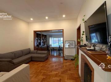 Casa · 168m² · 4 Ambientes · 1 Cochera · Casa 4 Amb. con Patio, Garaje y Terraza