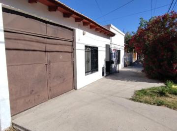 Casa · 120m² · 4 Ambientes · 2 Cocheras · Casa en Plottier 2 Dorm + Dpto 1 Dorm