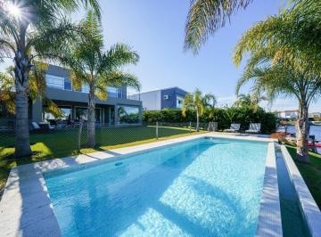 Casa · 274m² · 5 Ambientes · 1 Cochera · Casa en Venta Barrio Los Lagos Nordelta