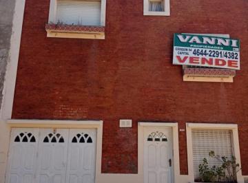 Casa de 4 ambientes, Liniers · Casa Ex Municipal 4 Ambientes con Garage en Venta