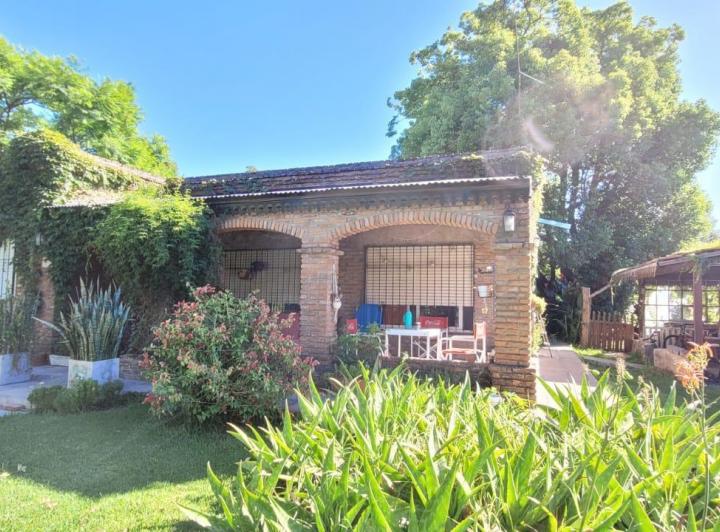 Casa · 200m² · 5 Ambientes