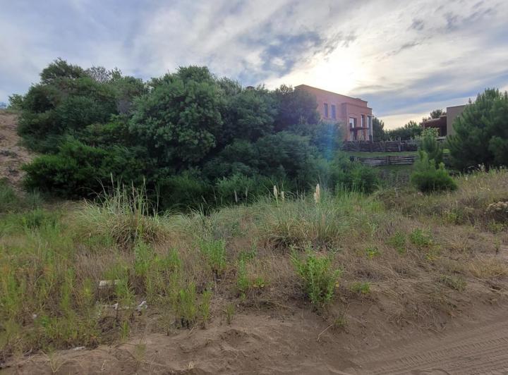 Terreno · 1056m²