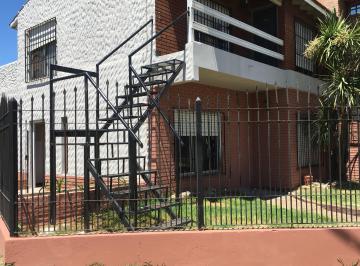 Departamento de 3 ambientes, Quilmes · Alquiler Depto 3 Amb con Patio en Primer Piso. Quilmes Oeste.