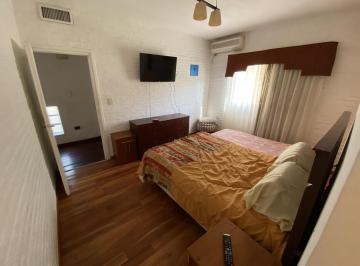 Casa · 252m² · 6 Ambientes · 2 Cocheras · Casa en Funes