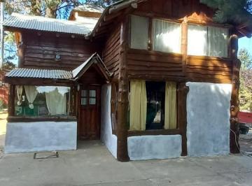 Casa · 65m² · 6 Ambientes · 6 Cocheras · Casa en Venta - 4 Dorm. 2 Baños - Cochera - 800 m² - Dina Huapi