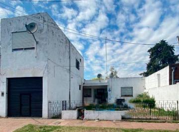 Casa · 200m² · 5 Ambientes · 1 Cochera · Casa en Venta - 4 Dorm. 2 Baños - Cochera - 300 m² - San Miguel del Monte