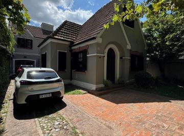 Casa · 300m² · 8 Ambientes · 4 Cocheras · Casa en Temperley Este