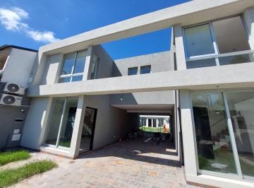PH · 100m² · 4 Ambientes · 1 Cochera · Casa en Ph - 4 Amb Venta Ituzaingo