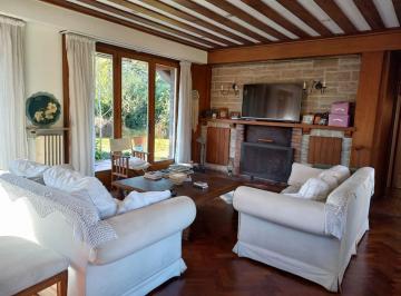 Casa · 240m² · 6 Ambientes · Casa Venta Barrio El Cortijo