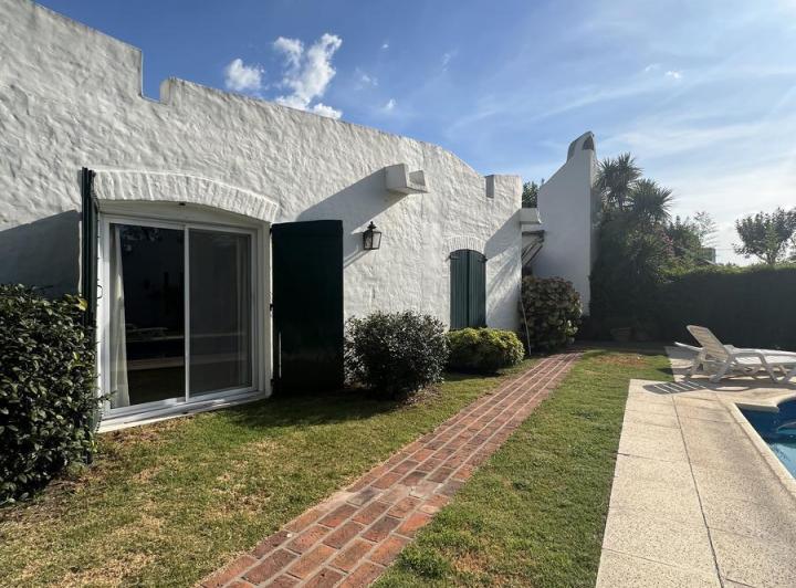 Casa · 190m² · 5 Ambientes · 1 Cochera