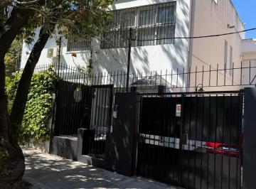 Casa de 6 ambientes, San Isidro · Excelente Ubicación, a m de La Av 2 Propiedades Vivienda o Prof