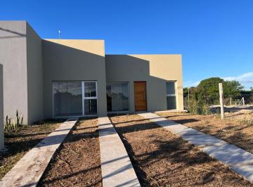 Casa de 4 ambientes, Paraná · A Estrenar Hermosa Casa 2 Dorm. con Patio Verde Zona Norte