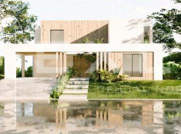Casa · 230m² · 4 Ambientes · Casa en Venta Al Agua en Santa Ana, Villanueva, Tigre