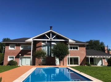 Casa de 9 ambientes, La Plata · Casa en Venta de 3 Dorms.