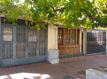 Casa · 150m² · 6 Ambientes · 2 Cocheras · Vendemos Casa en Barrio Infanta