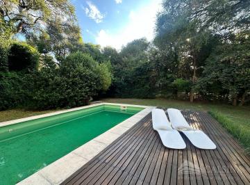 Casa · 400m² · 4 Dormitorios · 2 Cocheras · Casa en Venta El Bosque Villa Warcalde