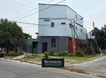 Casa · 160m² · 2 Ambientes · 1 Cochera · Casa en Venta con Galpón: Zona Industrial Ituzaingo