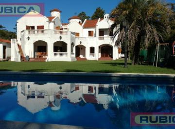 Casa · 650m² · 8 Ambientes · 4 Cocheras · Casa - Don Torcuato