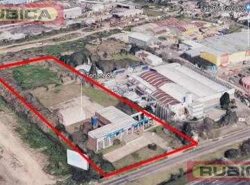 Terreno · 1800m² · Excelente Fraccion de 20.000 m² Panamericana Km.25 - Don Torcuato - Importantes Mejoras