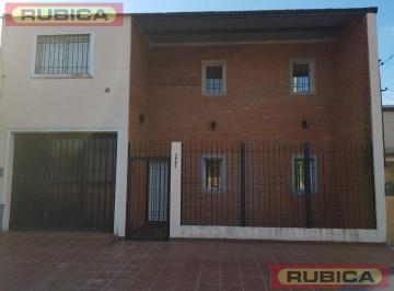 Casa · 170m² · 3 Ambientes · 1 Cochera · Casa - Zarate