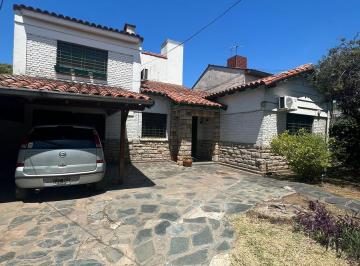 Casa · 280m² · 6 Ambientes · Casa en Adolfo Sourdeaux
