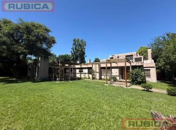 Casa · 404m² · 7 Ambientes · 3 Cocheras · Casa en Barrio Privado