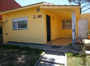 Casa , Santa Teresita · Hermosa! Casa 3 Ambientes Sola en Lote de 300 m².