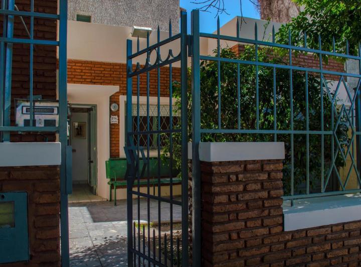 Casa · 210m² · 6 Ambientes · 1 Cochera