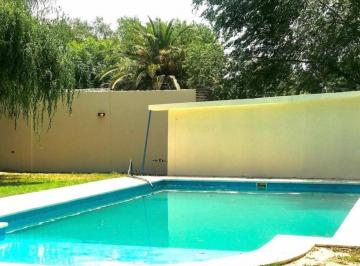 Casa · 184m² · 6 Ambientes · 2 Cocheras · Venta/permuta - Casa 4 Dorm. con Pileta y Terreno 785 m² - Funes, Santa Fe.