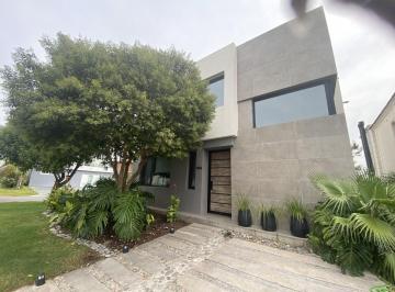 Casa · 200m² · 4 Ambientes · Barrio Cerrado Brisas de Adrogue
