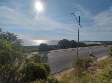 Casa · 80m² · 4 Ambientes · Casa en Av Artigas con Frente a Rambla Costanera!