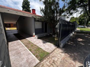 Casa · 140m² · 4 Ambientes · 2 Cocheras · Barrio Semi Cerrado San Norberto - Casa Tipo Chalet