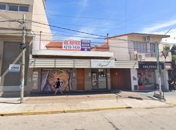 Local comercial · 420m² · 7 Ambientes · Block Comercial en Cruce Varela