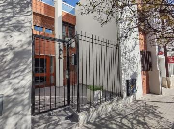 Departamento · 53m² · 3 Ambientes · Alquiler Departamento 2 Dorm. C/patio - Güemes