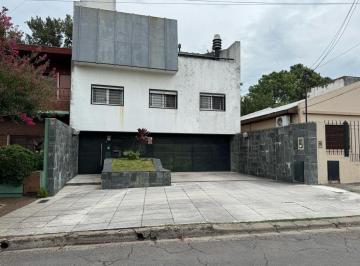 Casa · 284m² · 6 Ambientes · 4 Cocheras · Venta Casa en San Andres