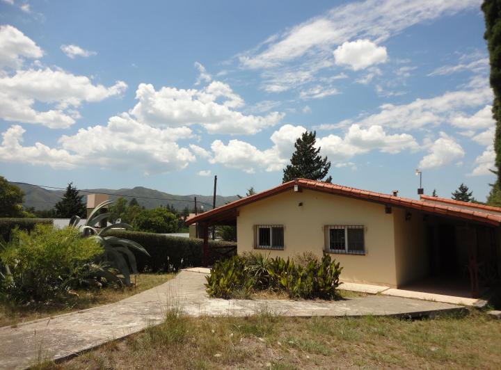Casa · 180m² · 7 Ambientes · 2 Cocheras